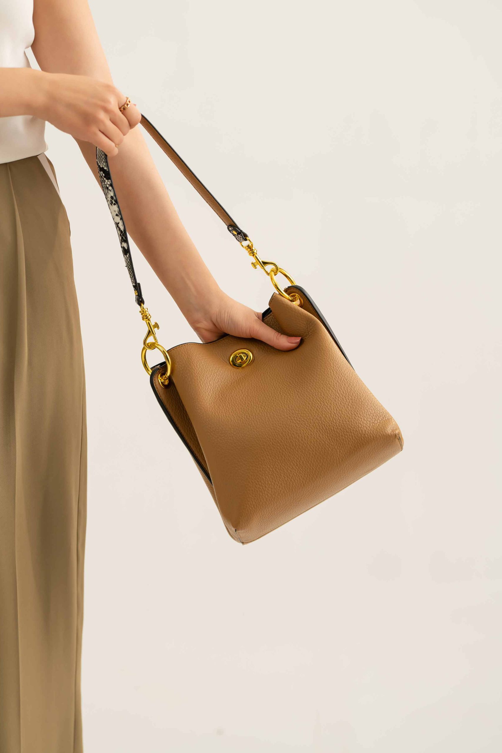 Brown Shoulder Bag-441002113