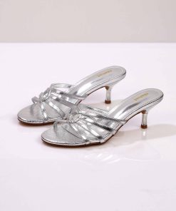Silver Heels-443152920