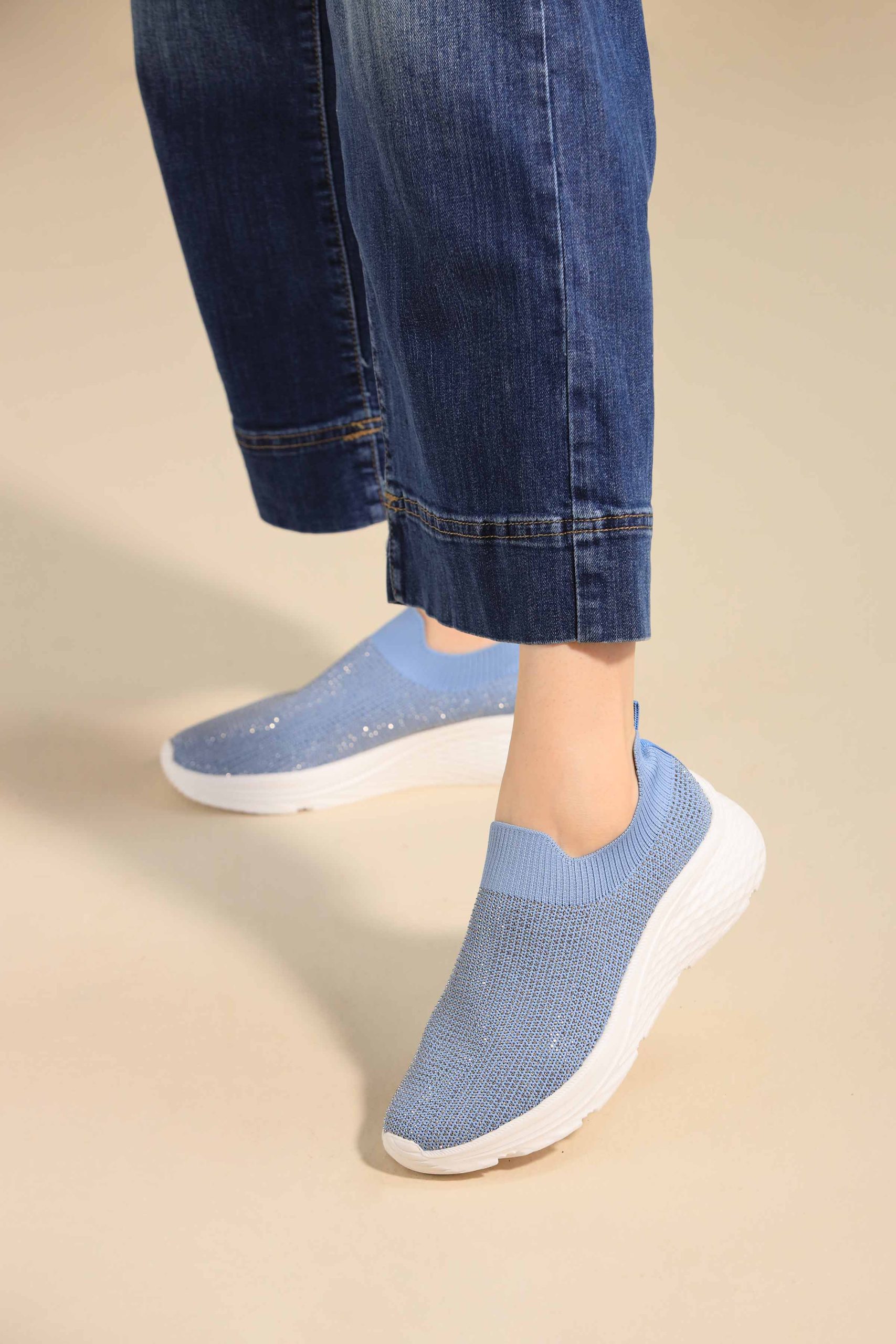 Blue Canvas-443172908 - Image 2