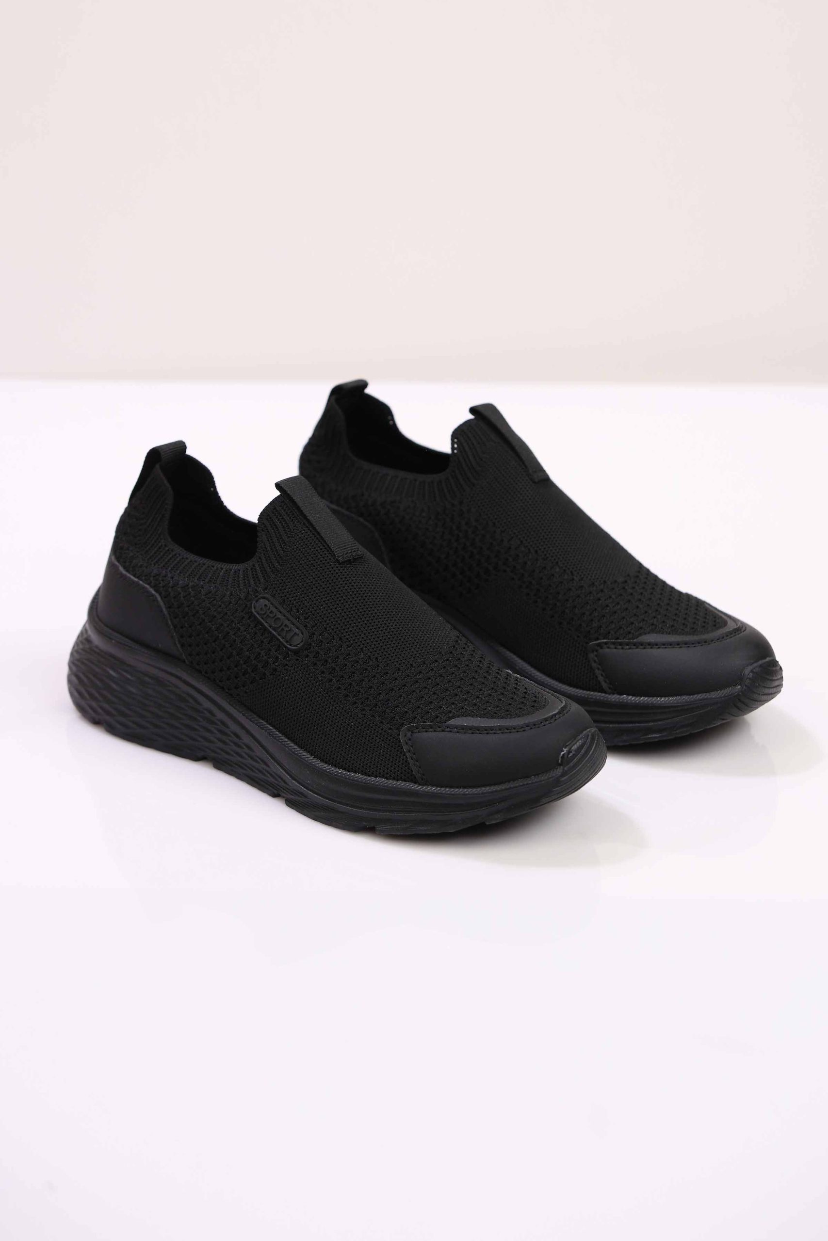 Black Canvas-443182903