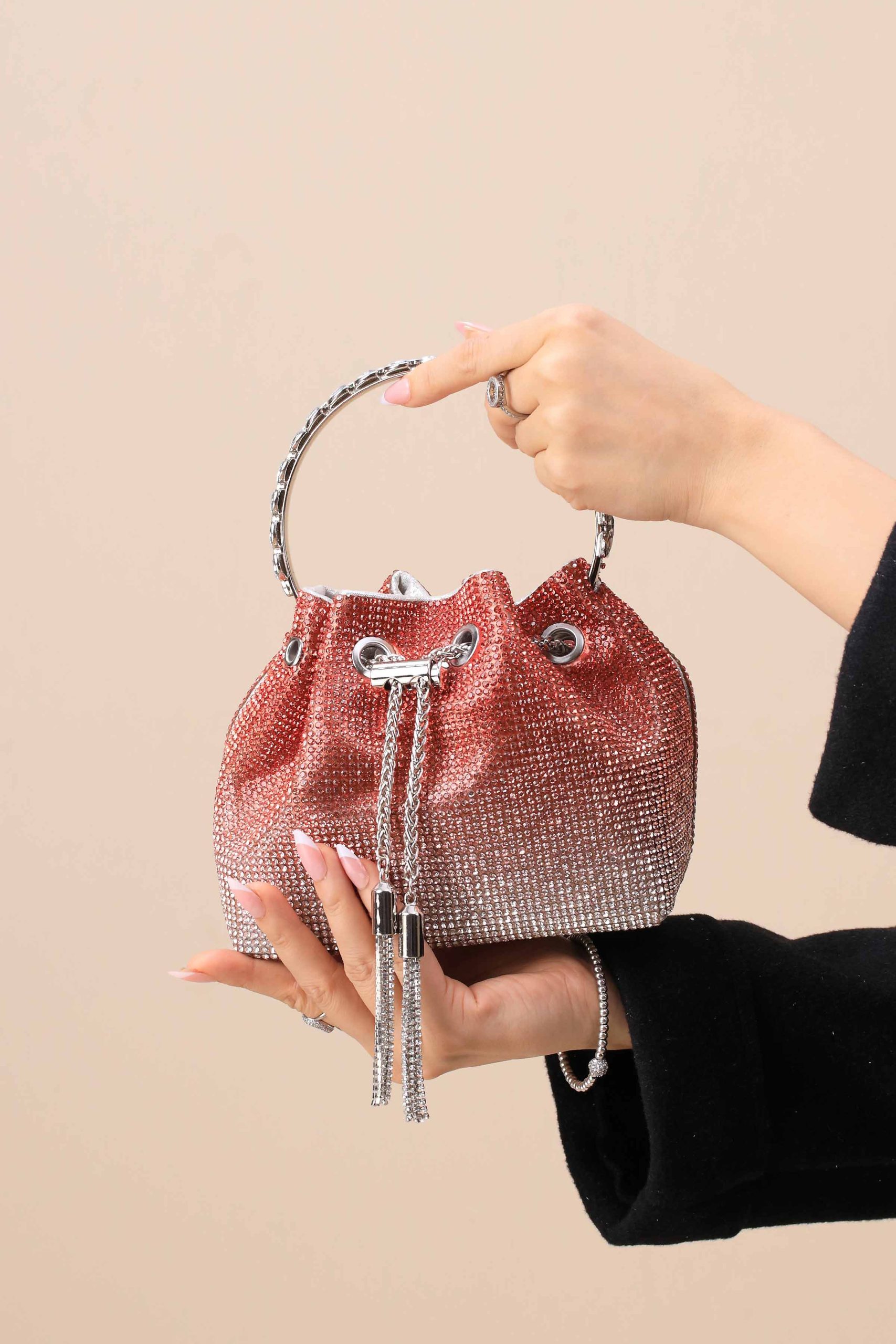 Gradient Red Clutch-444102101 - Image 3