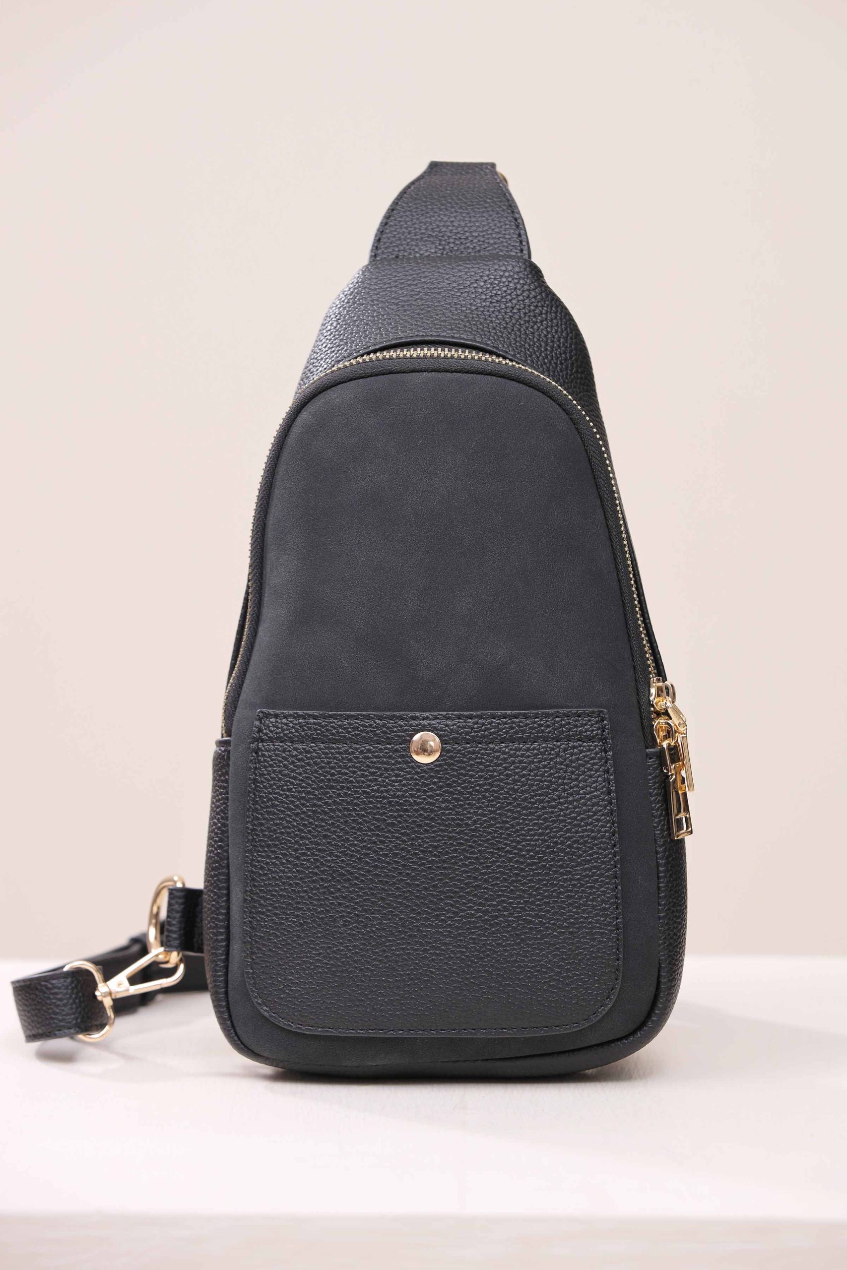 Black Shoulder Bag-444732103