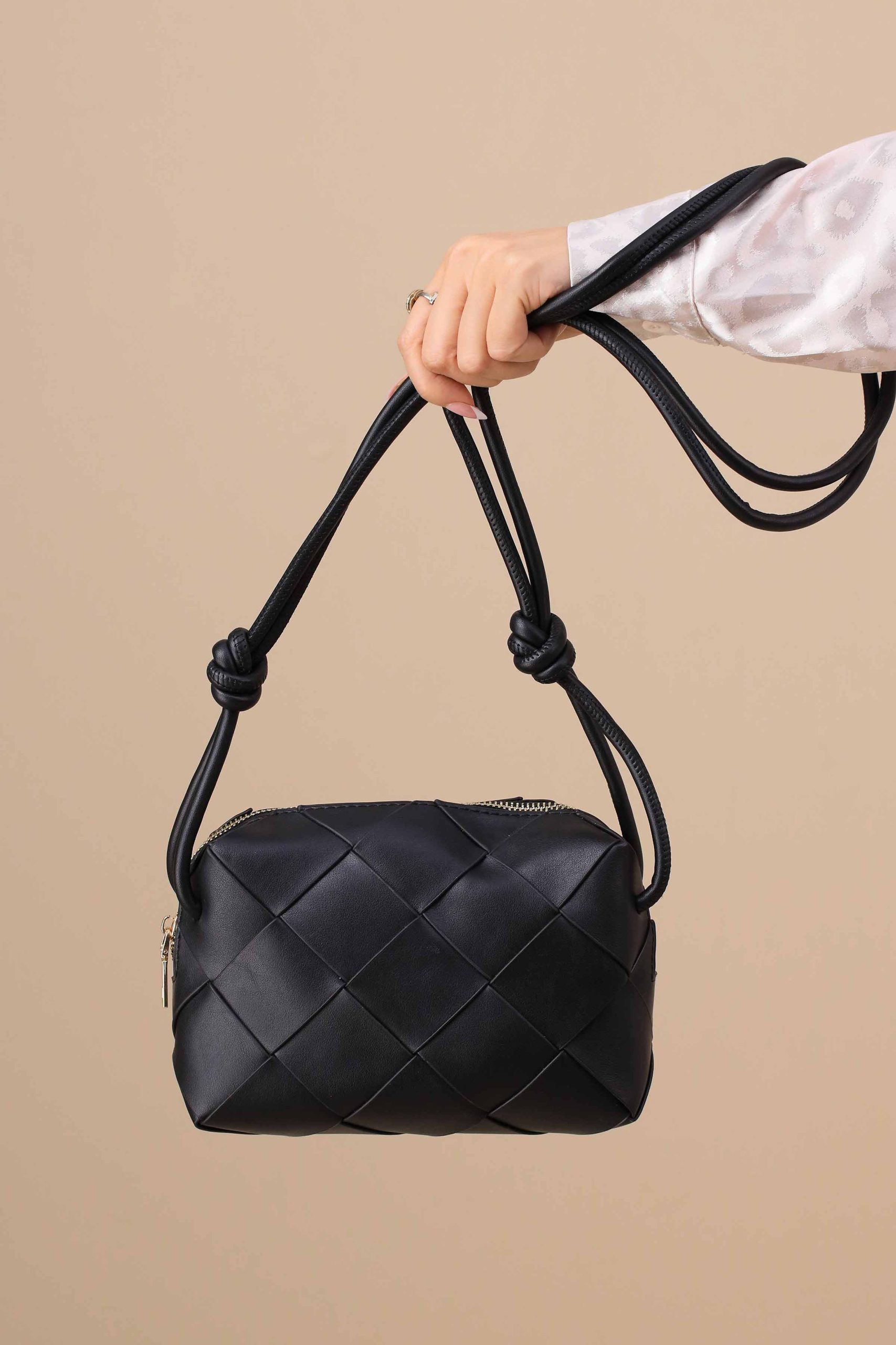 Black Clutch-444752103 - Image 5