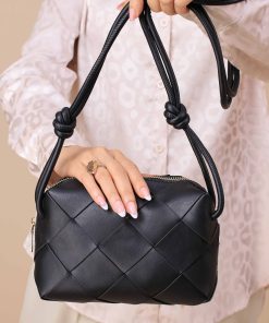 Black Clutch-444752103