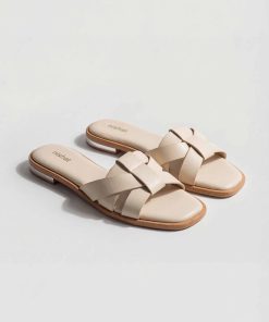 White Chappal-445202912