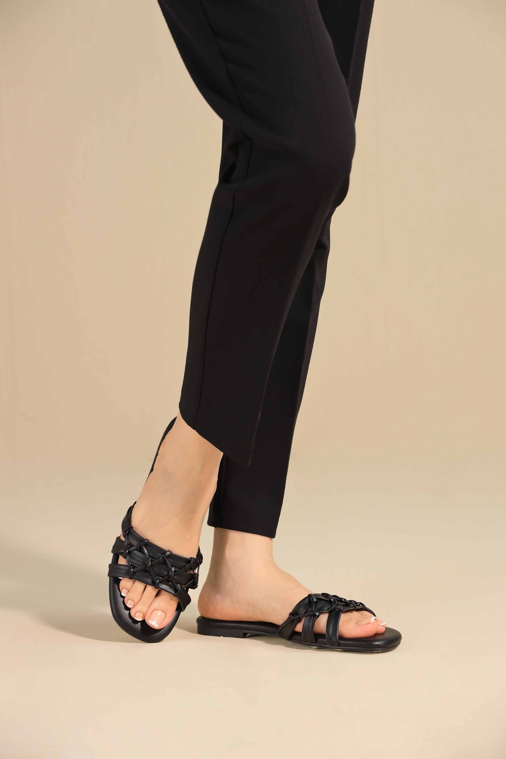 Black Chappal-445222903 - Image 5