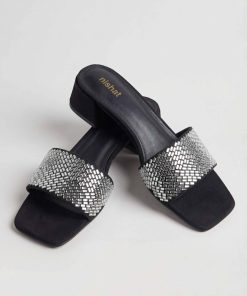 Black Chappal-445262903