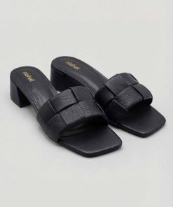 Black Wedges-445342903