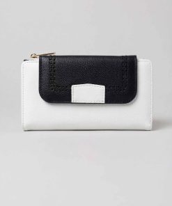 Black Wallet-446652103