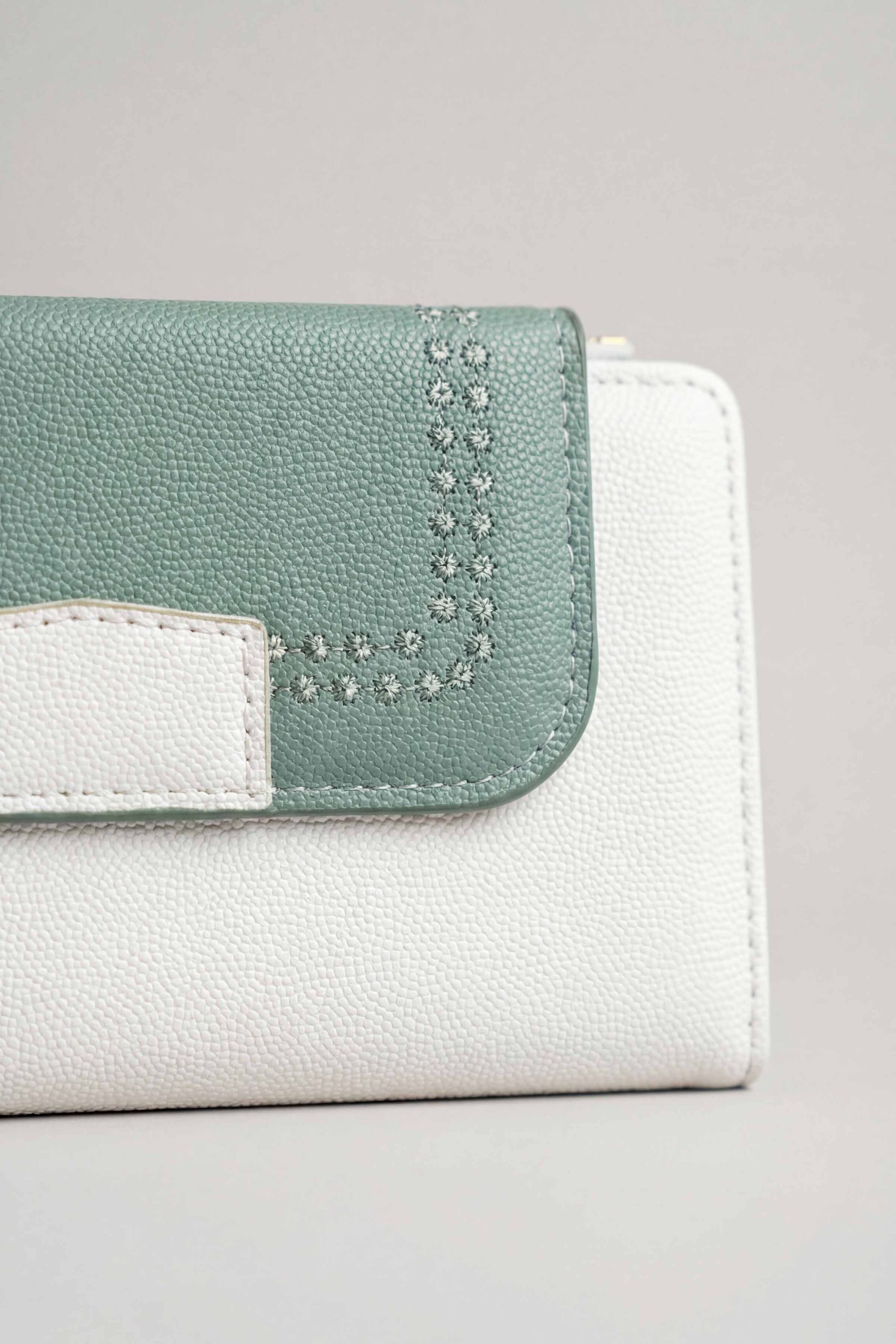 Green Wallet-446652104 - Image 3