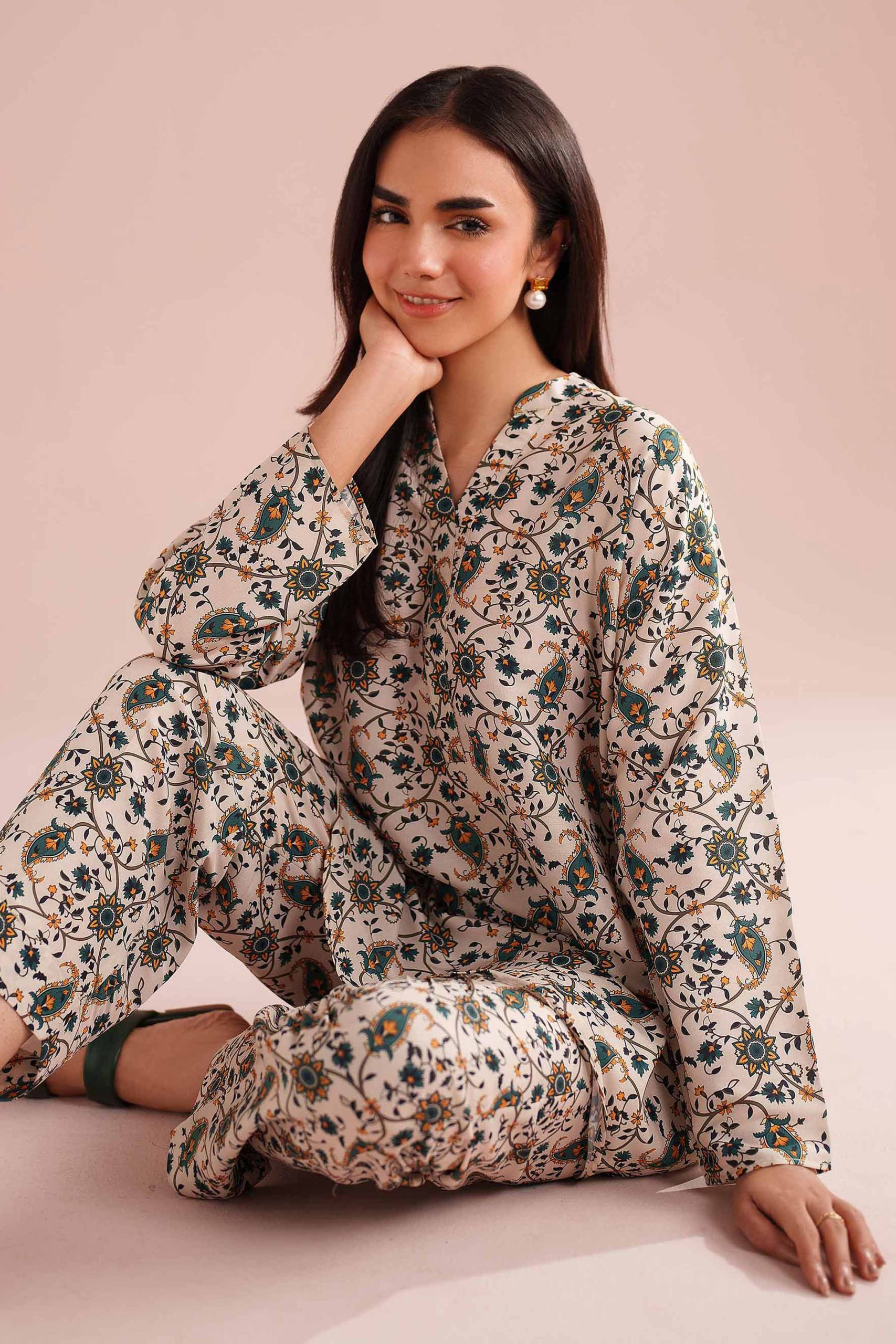 2 Piece - Printed Suit - PE26-22 - Image 2