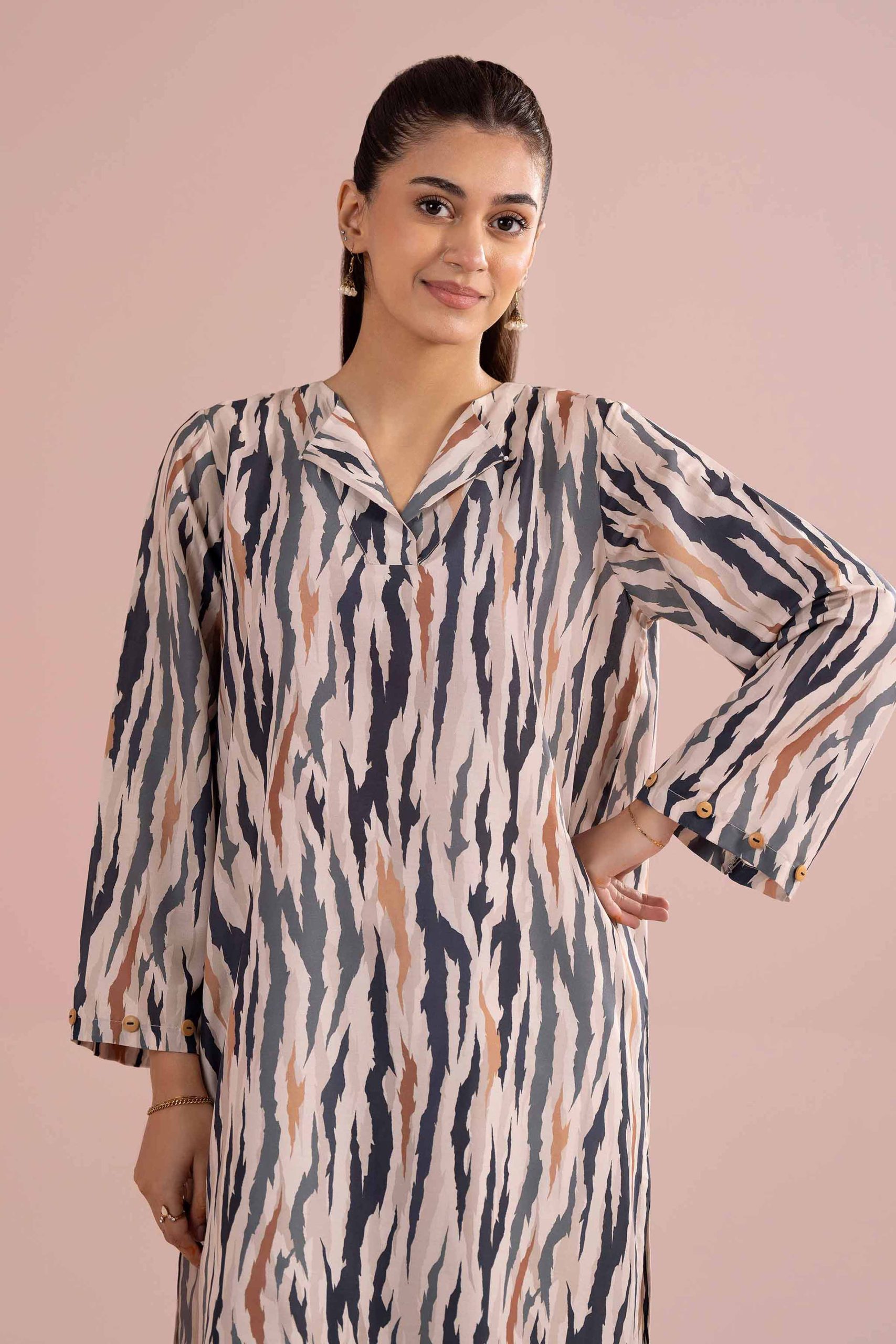 2 Piece - Printed Suit - PE26-365 - Image 2